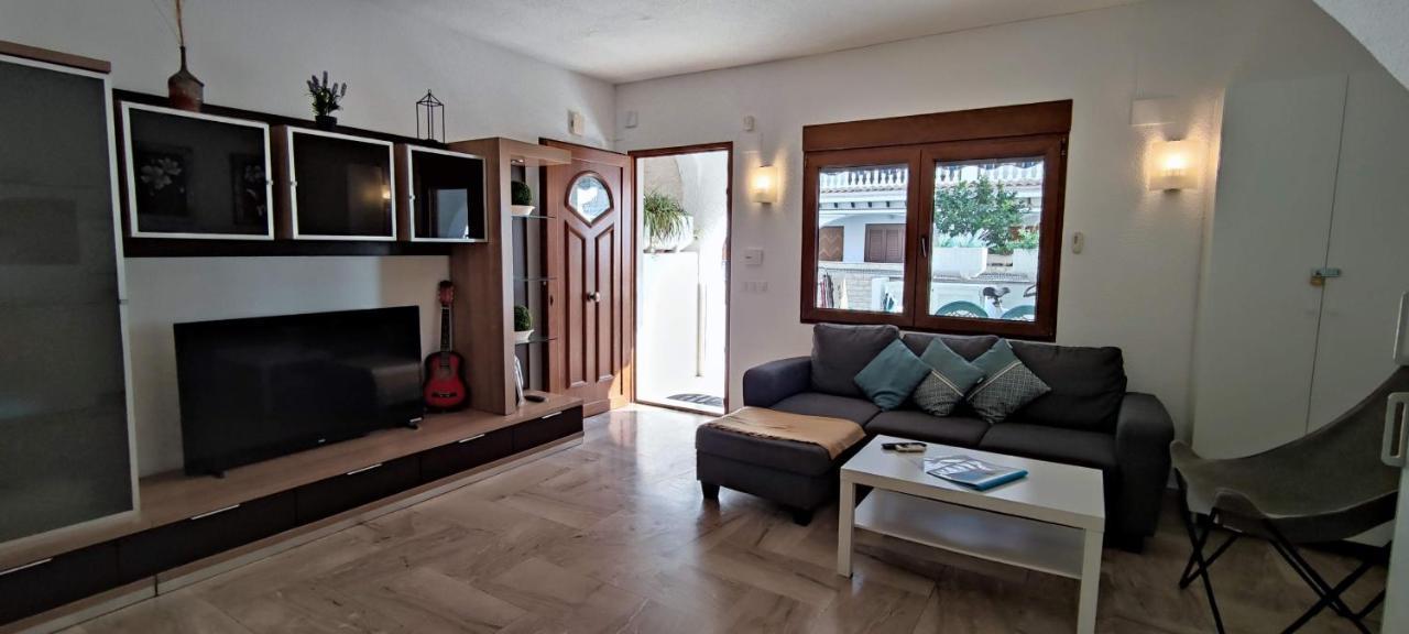 Beach Breeze Townhouse By The Beach Санта Пола Екстериор снимка